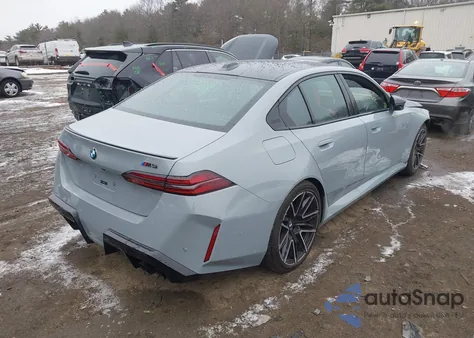 2026 BMW M5 z USA, uszkodzony, nr VIN WBS83FK0XTCV28876